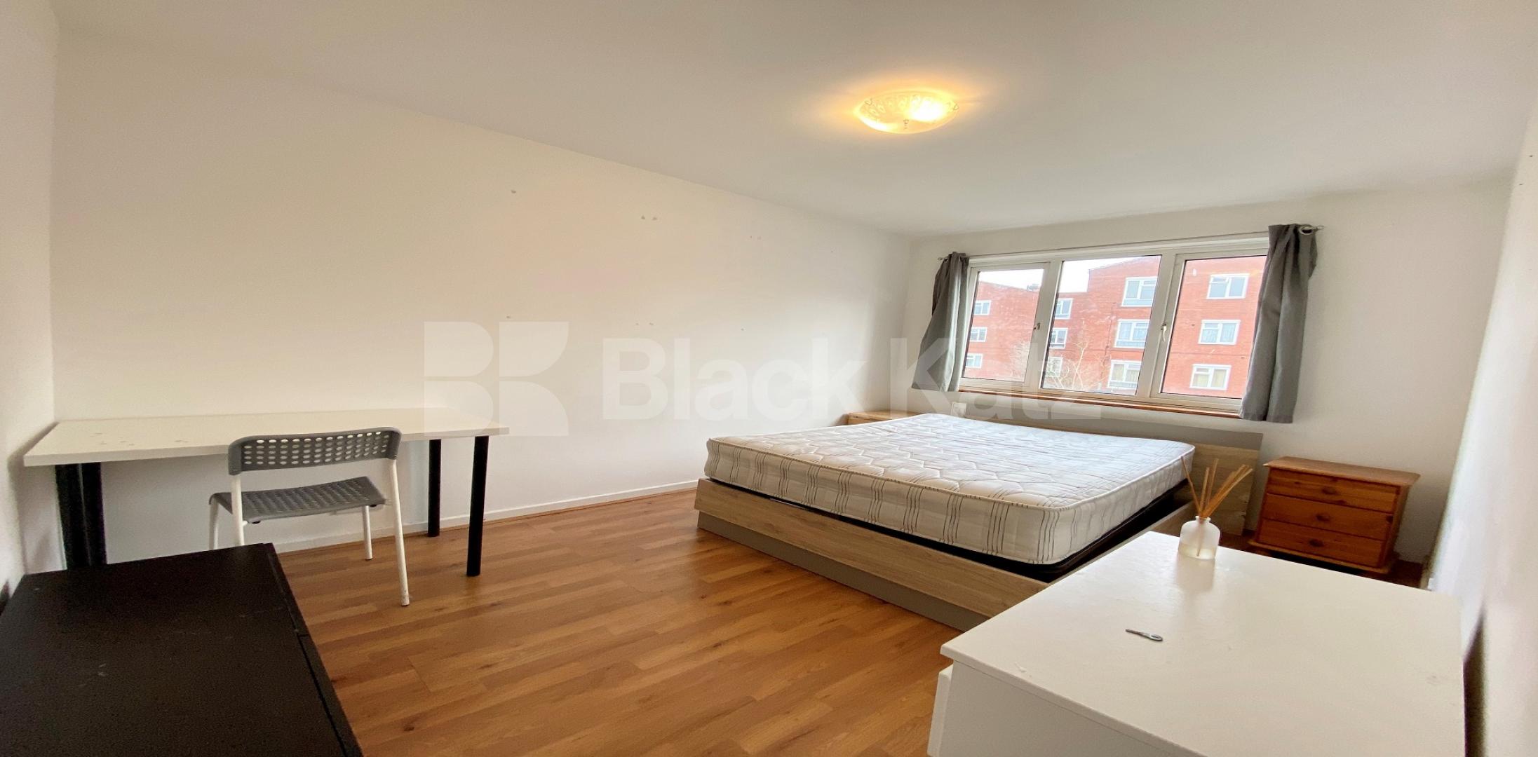 			LET , 3 Bedroom, 1 bath, 1 reception House			 Ainslie Walk, Balham